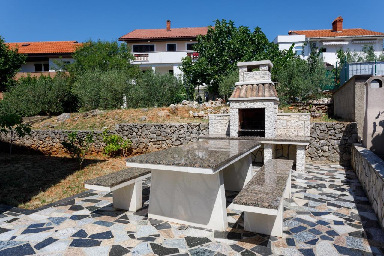 Apartments Lacic Krk Town Εξωτερικό φωτογραφία