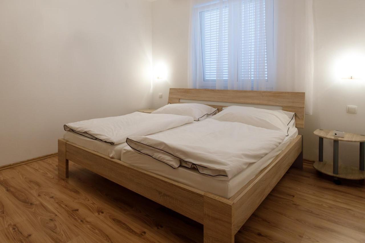 Apartments Lacic Krk Town Εξωτερικό φωτογραφία