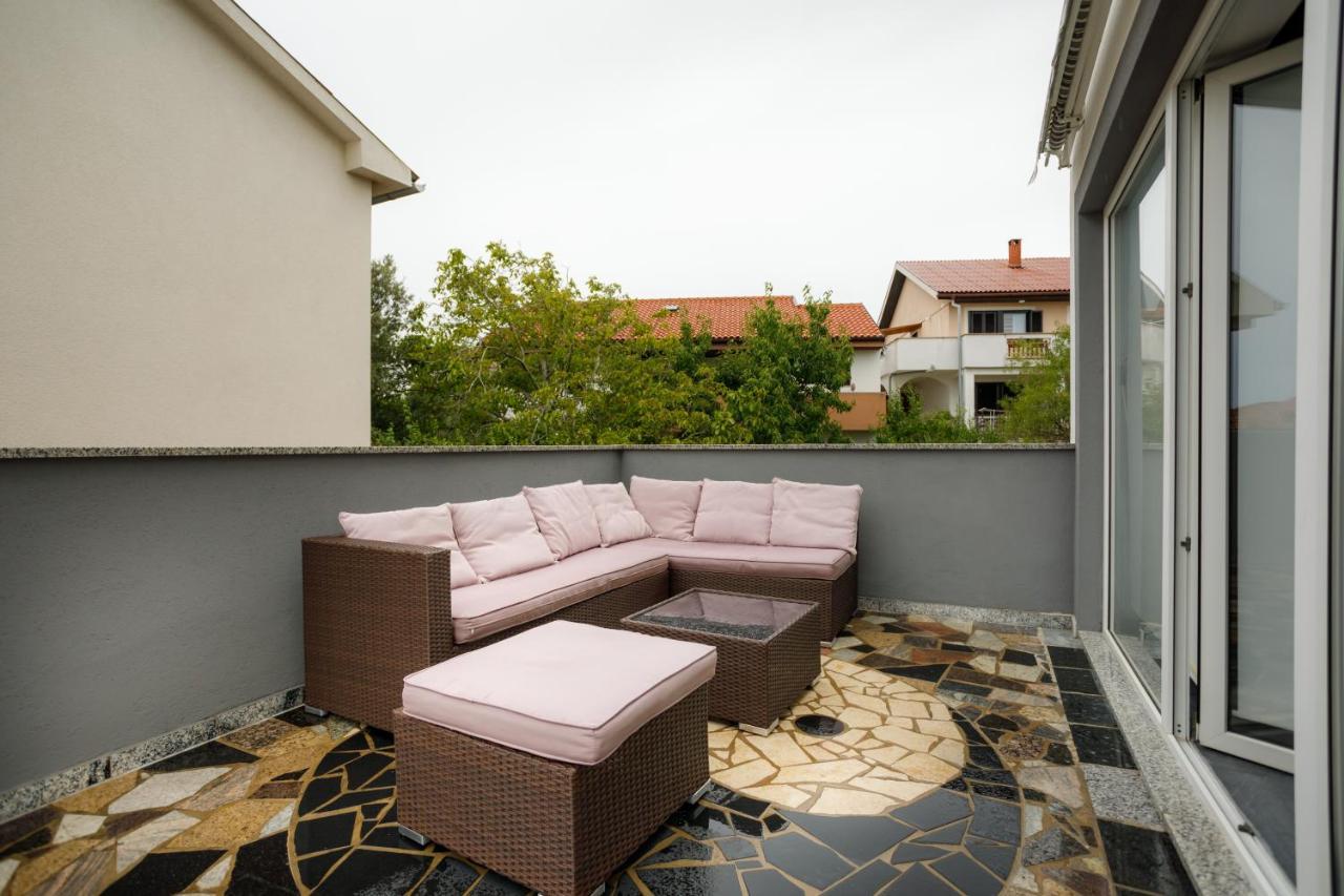 Apartments Lacic Krk Town Εξωτερικό φωτογραφία